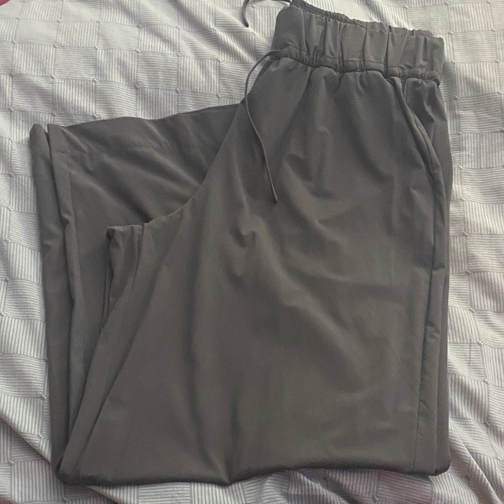 Woman’s Wide Leg Track Pant